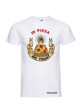 Carica l&#39;immagine nel visualizzatore di Gallery, T-Shirt In Pizza We Trust - piashoponline